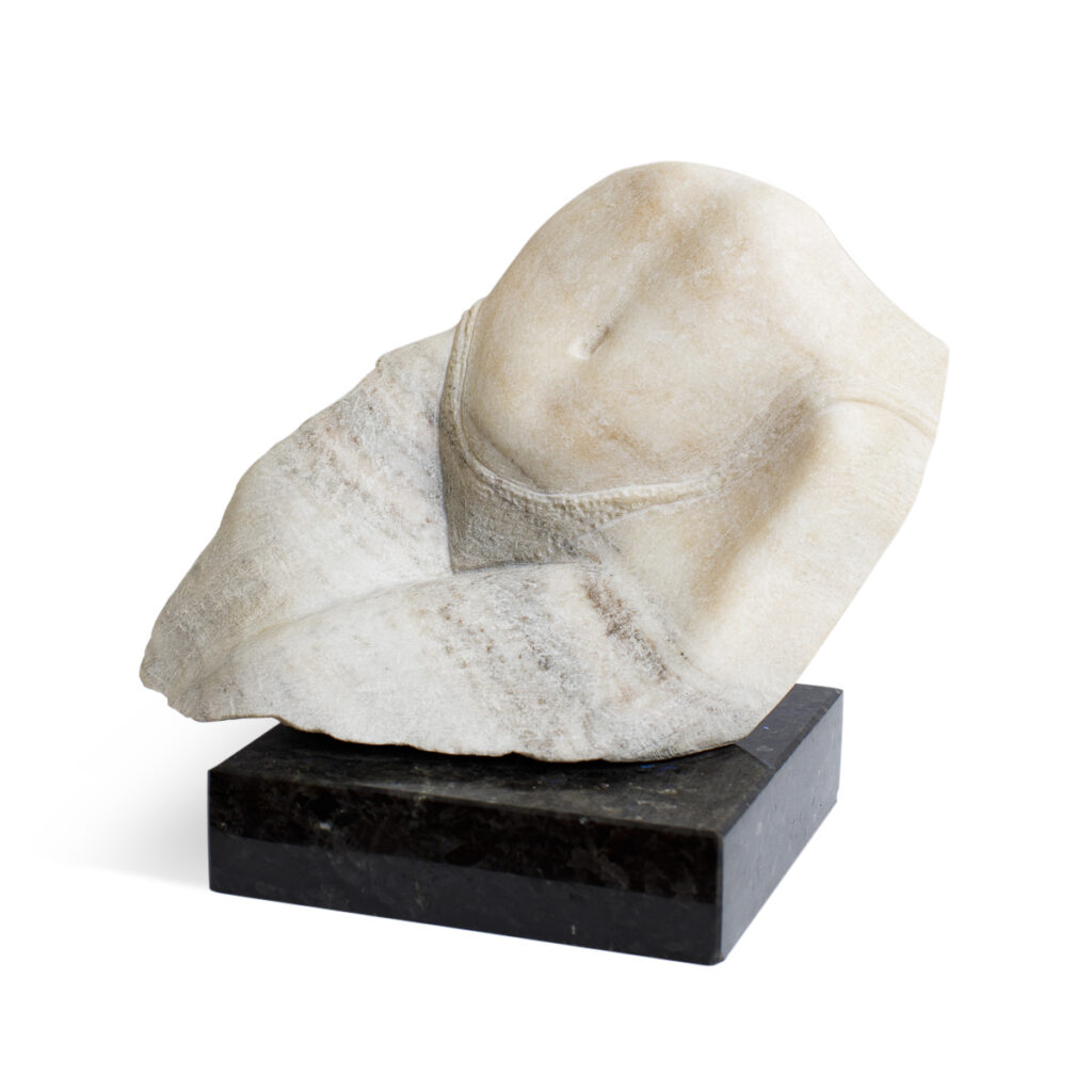 Akt letni - Kornel Arciszewski (2020), marmur biała Marianna, granit