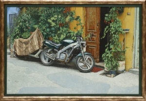 Kreta - Chania - Uliczka z dwoma motocyklami - Andrzej Sadowski - motocykl na ulicy wśród roślin