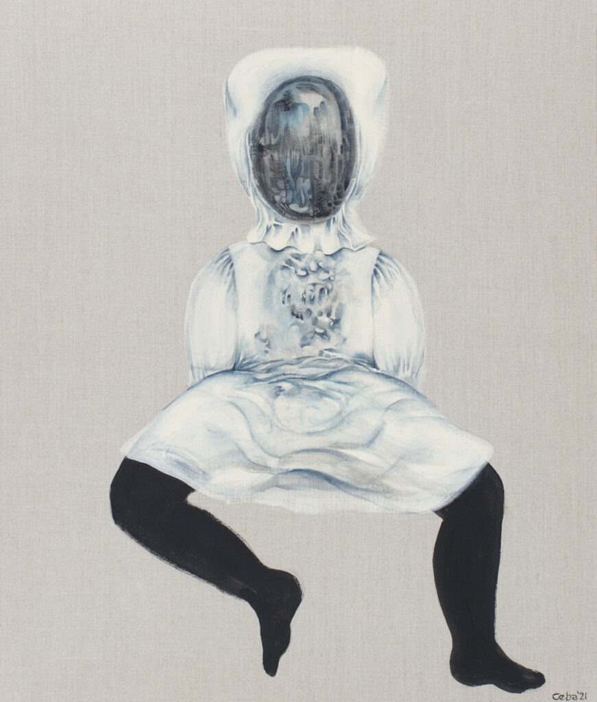 Lalka 12 - Magdalena Cybulska - czarna postać w białej sukience i czepku