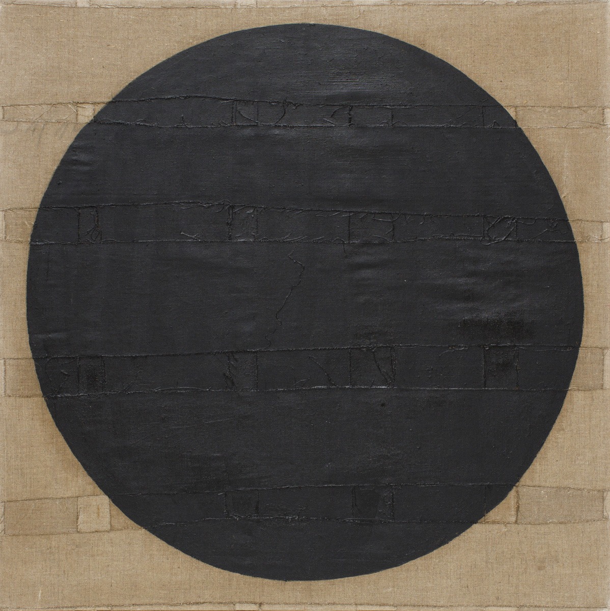 Du cote de chez Malevich - Andrzej Folfas - geometryczna abstrakcja, czarne koło na surowym płótnie