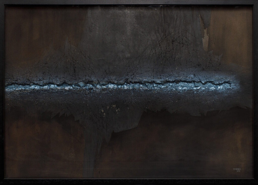 z cyklu żonę 79 - dobiesław Gała - abstrakcja, wyraźna faktura, relief za szkłem, czarno błękitne