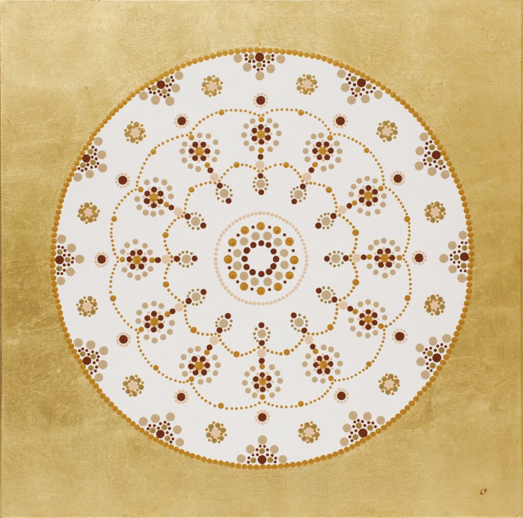 złoty środek - Emilia Formella - symetryczna kompozycja 12 symetryczna na planie koła, złote tło