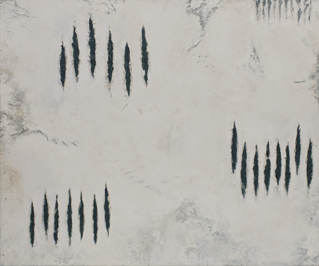 claws - Karolina karkucińska - abstrakcja, białe tło i 3 miejsca, gdzie jest 