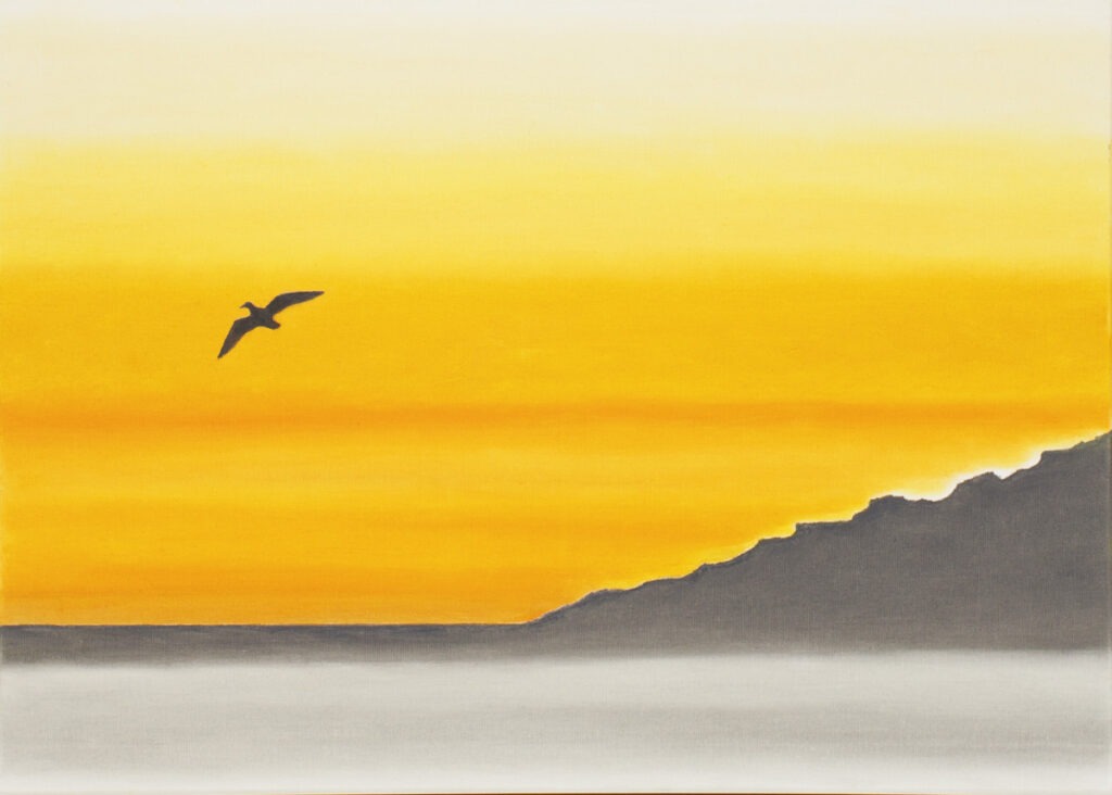 lazurowe wybrzeże - Ilona Woźniak - pejzaż, pomarańczowe niebo, po prawej stronie samotnie lecący ptak w stronę góry w tle