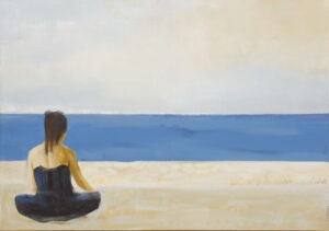 wspomnienie - Andrzej Wirpszo - siedząca na ziemi tyłem do widza kobieta patrzy się na spokojne morze