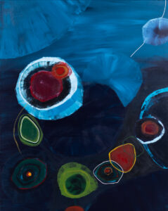Natalia Kozarzewska - Oceanarium, 2022 = błękitny obraz z kolorowymi kształtami