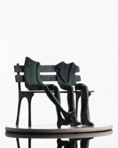Krzysztof Kizlich Rozmowa, 2022 rzeźba postacie ławka ludzie spotkanie minimalistyczna