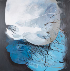 Agata Czeremuszkin-Chrut, Materiały 12, 2022 – duży obraz abstrakcyjny w odcieniach błękitu i bieli na czarnym tle