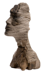 Krzysztof Śliwka, Sfinks 2, 2023 - rzeźba z kobiecą twarzą