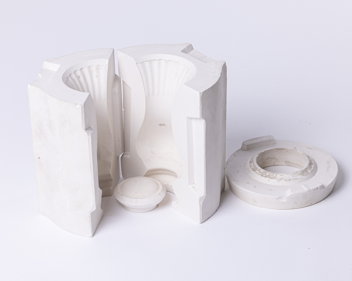 Gipsowa forma do produkcji porcelany – wazon, 2. poł. XX w.