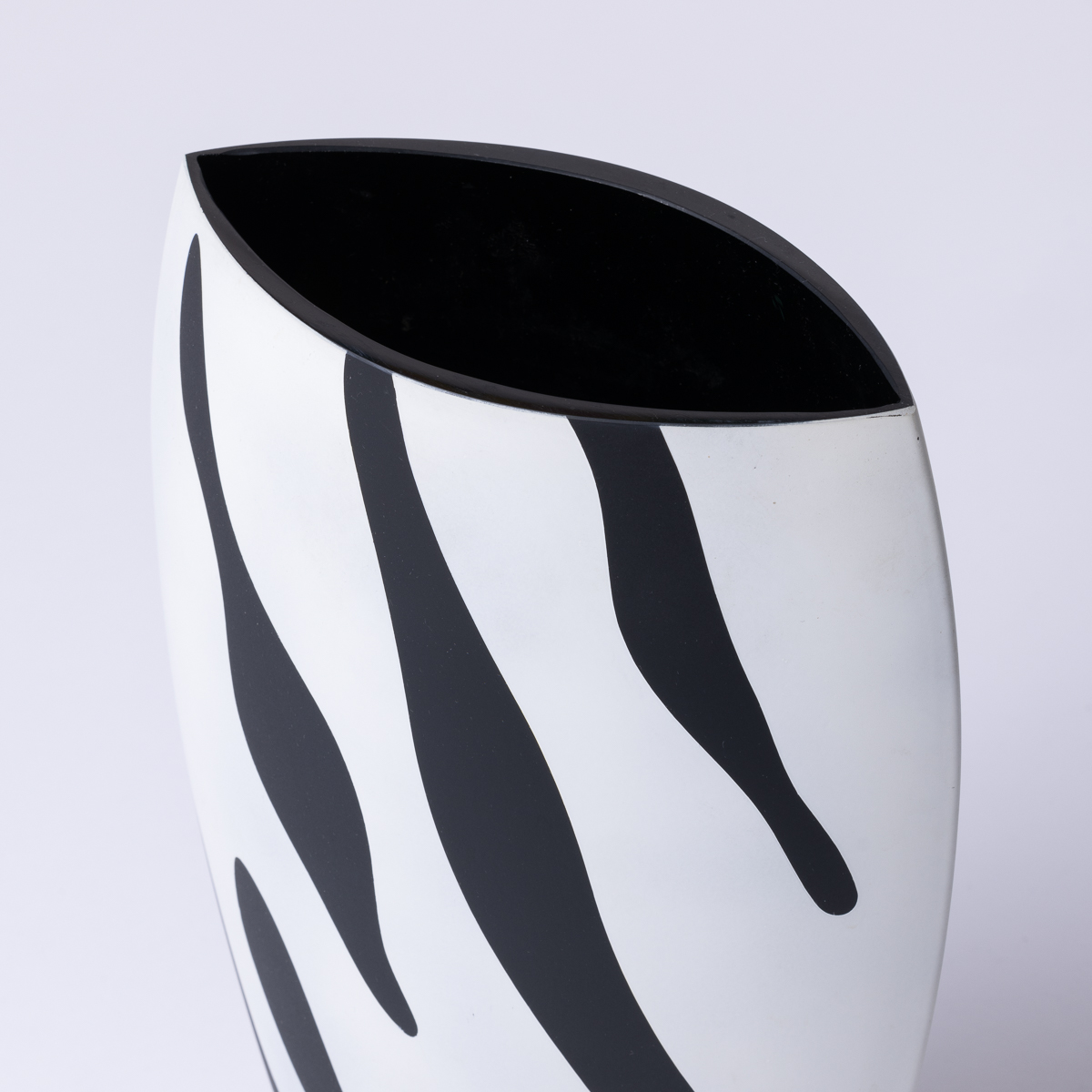 Wazon w czarno-białe wzory zebra print minimalizm pasy