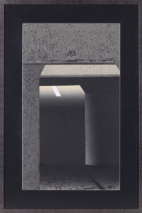 Ewa Zawadzka, Z cyklu Czarne pejzaże, 1996 – grafika, druk, abstrakcja, elementy architektury, czerń